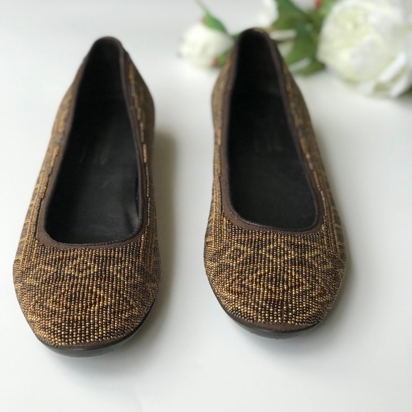 Donald J. Pliner Hasin Beaded Flats Sz 9.5 Narrow - Picture 2 of 8